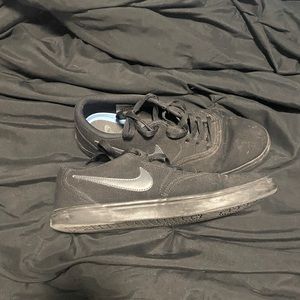 Used size 11 black Nike SB!